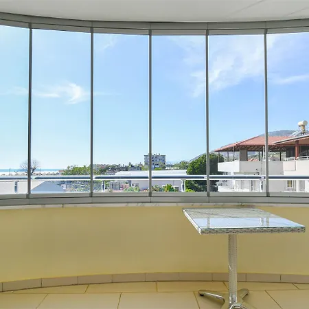 Stone Peaceful Beachfront Living, 2-bedroom In Demirtas Apartamento